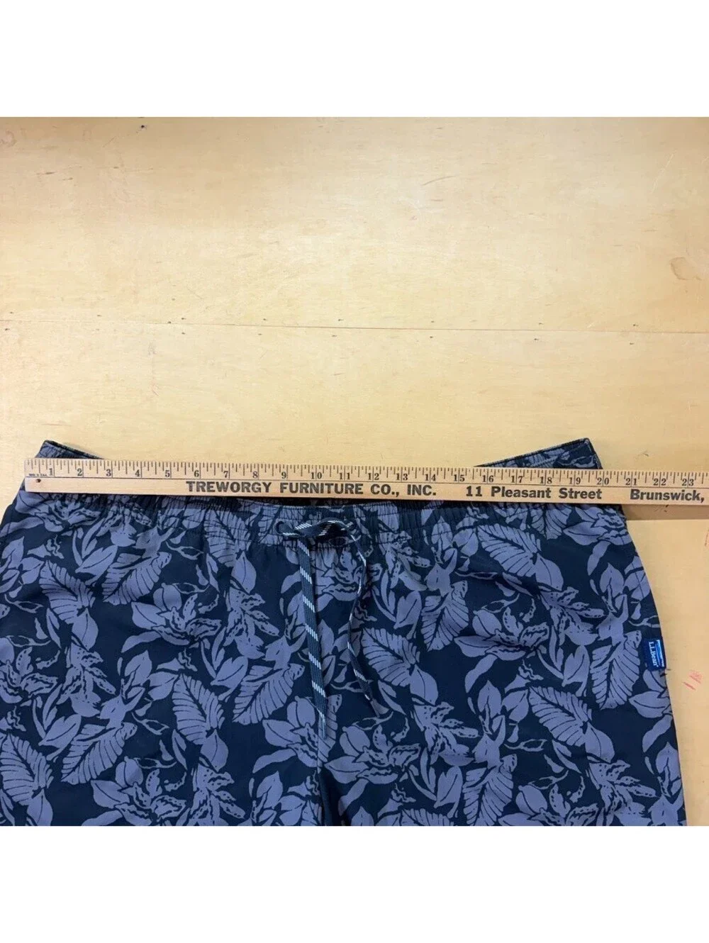 L.L.Bean Swim Trunks Men's XL 40 Navy Gray Floral Board Shorts Lined Drawstring